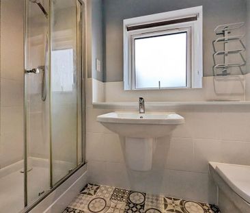 2 bedroom flat to rent - Photo 6