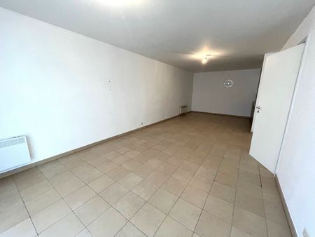 Appartement met twee slaapkamers gelegen op de Zeedijk met lateraal zeezicht. - Photo 4