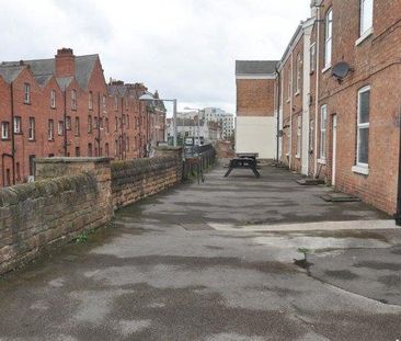 1 bedroom in a house share to rent - Photo 5