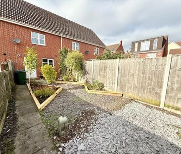 2 bedroom terraced house to rent - Photo 2