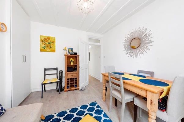 2 Bedroom Flat - Photo 1