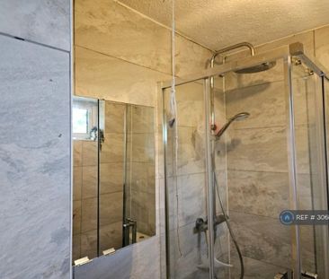 1 bedroom in a house share to rent - Photo 6