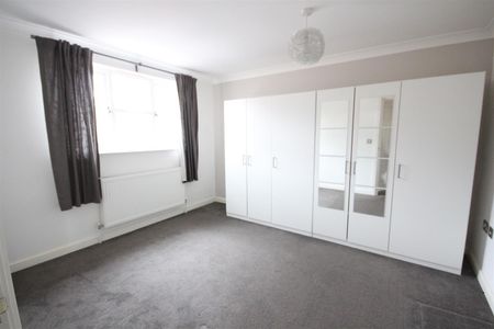 1 bedroom Apartment to let - Photo 3