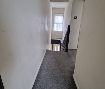 2 Bed Terraced House, Russell Rise, LU1 - Photo 1