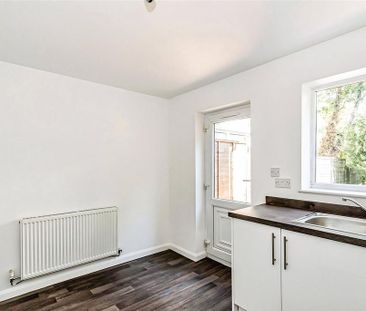 2 bedroom semi-detached house to rent - Photo 2