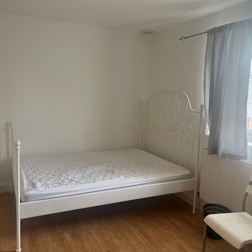 1 Bed Flat, Ingleby Road, IG1 - Photo 1