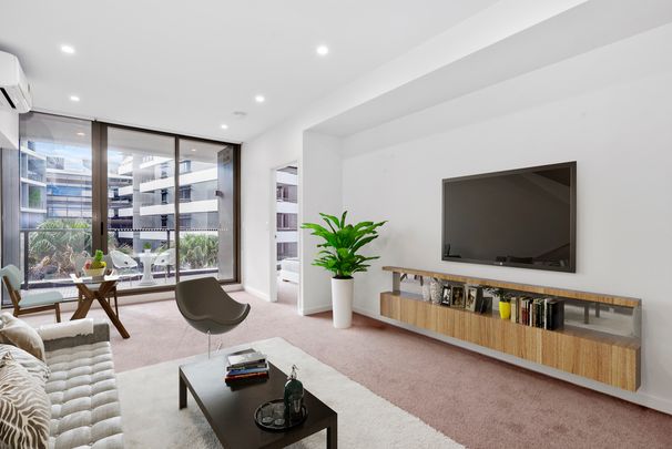 Immaculate North-Facing Apartment - Photo 1