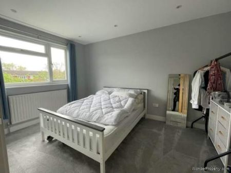 3 bedroom property to rent in London - Photo 3