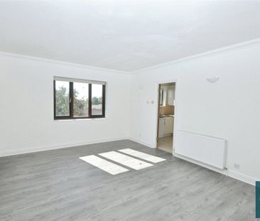 Rowlands Close, NW7, London - Photo 1