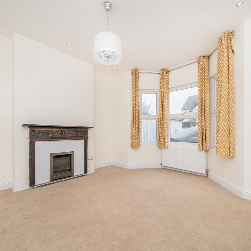 St. Leonards Road, Mortlake, SW14, London - Photo 1