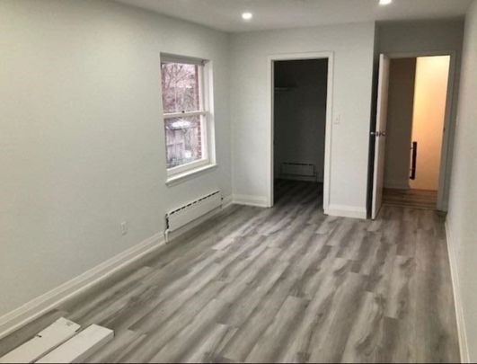 For Lease - 274 Rumsey Road Unit# Side, Toronto, Ontario - Photo 1