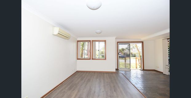 Bright and Spacious 2-Bedroom Flat - Photo 1