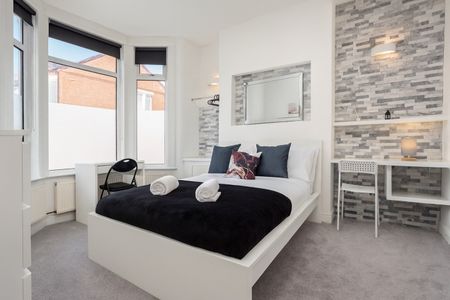 5 Bed Terraced House, Portrush Street, L13 - Photo 2