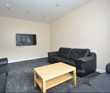 8 Bedroom Student Accommodation Leeds - Photo 1