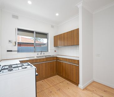 3/1 Russell Street, Glenelg North SA 5045 - Apartment For Rent | Do... - Photo 3