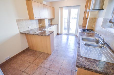 2 bedroom terraced house to rent - Photo 3