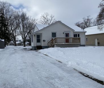 For Lease - 5477 Green Avenue, Niagara Falls, Ontario - Photo 1