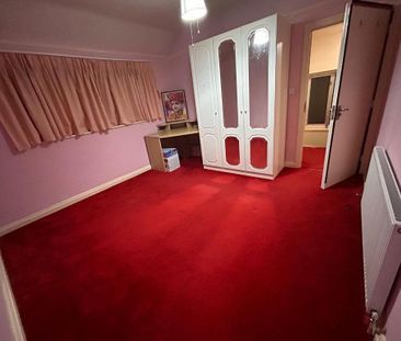 4 bedroom semi-detached house to rent - Photo 2