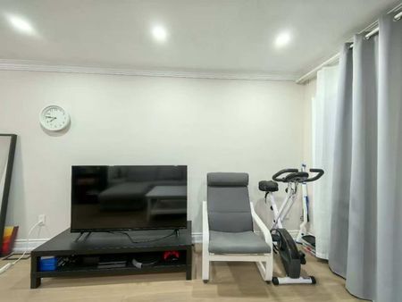 For Lease - 80 Baroness Crescent, Toronto, Ontario - Photo 2