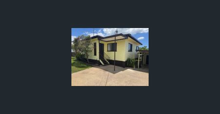 Family home in convenient location - Photo 3