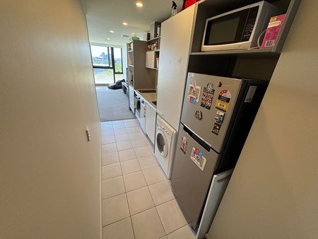 Move in ready! Amazing location with Harbour Views - Photo 4