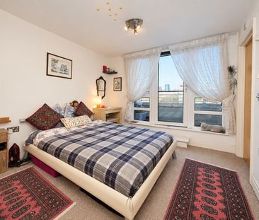 3 Bed Flat, St Davids Square, E14 - Photo 6