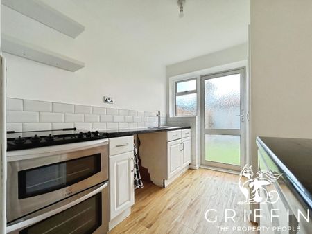 West Thorpe, Basildon, Essex, SS14 - Photo 5