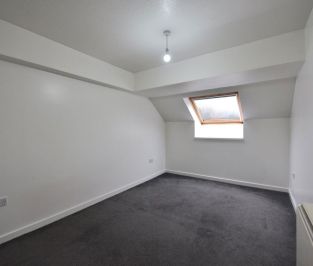 2 bedroom Flat in 123 Hawksworth Rd, Leeds - Photo 5