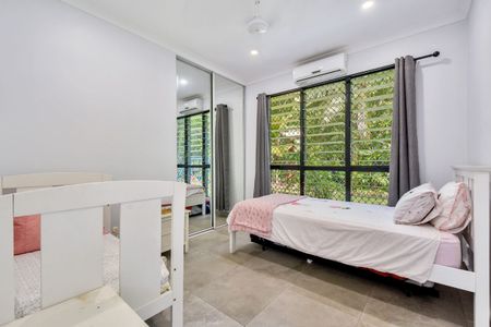 GREAT LOCATION, LUXURIOUS RENOVATION - Photo 5