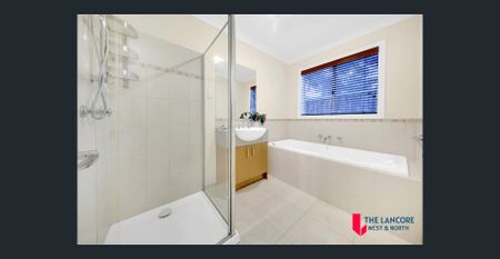 House for rent in Brookfield - Photo 3