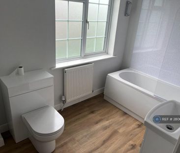 2 bedroom semi-detached house to rent - Photo 2