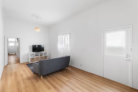 265 Bridge Street, Port Melbourne VIC 3207 - House For Rent | Domain - Photo 2