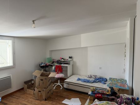 Location Appartement 1 pièce 120m² CHAMBERY 73000 - Photo 4