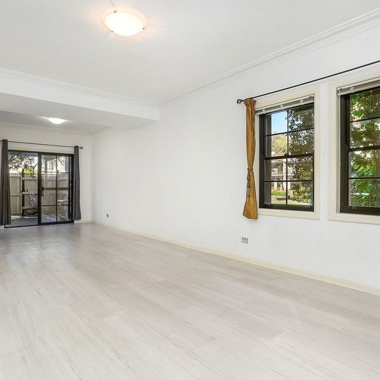 Beautiful Victorian Style Terrace - Photo 1