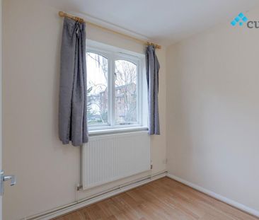 3 bedroom flat to rent - Photo 6