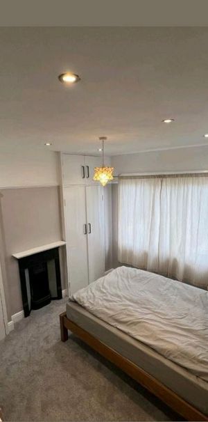 1 bedroom in a house share to rent - Photo 1