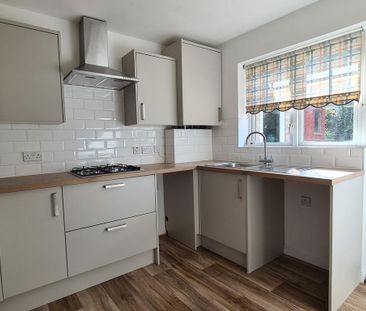 3 bedroom detached bungalow to rent - Photo 6