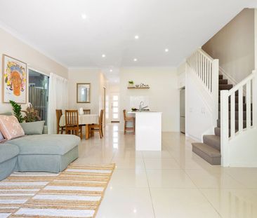 Classy, Effortless, Central hidden cul-de-sac oasis in the Cavendis... - Photo 1