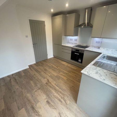 2 bedroom terraced house to rent - Photo 4