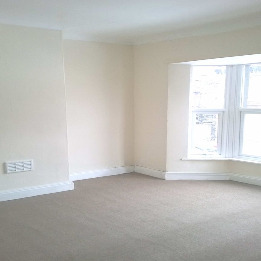 5 Bed Semi-Detached House, St Andrews Road, L4 - Photo 1