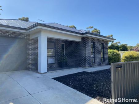 17 Bolton Road, Para Hills, SA 5096 - Photo 3