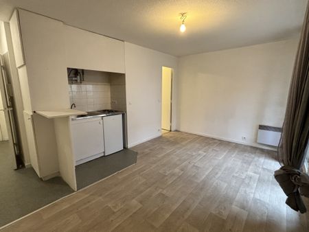 Location Appartement 1 pièce 23m² BORDEAUX 33000 - Photo 2