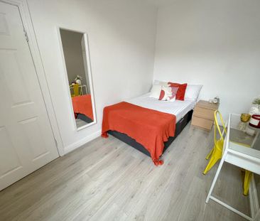 3 bedroom terraced house to rent - Photo 3