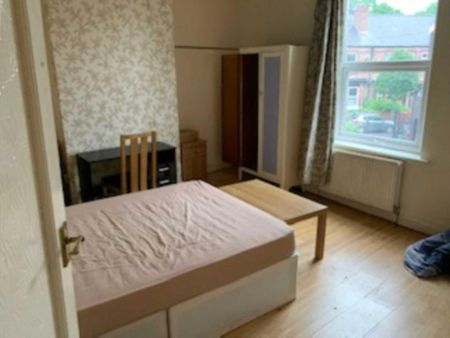 3 bedroom semi-detached house to rent - Photo 3