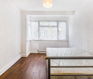 4 bedroom terraced house to rent - Photo 3