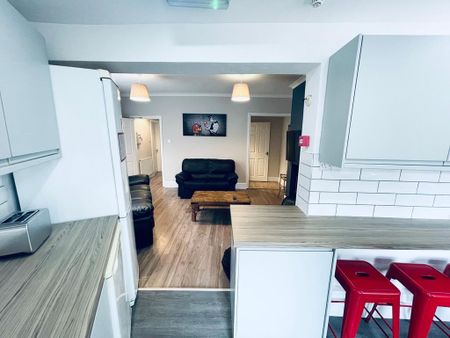 6 bedroom house to rent - Photo 2