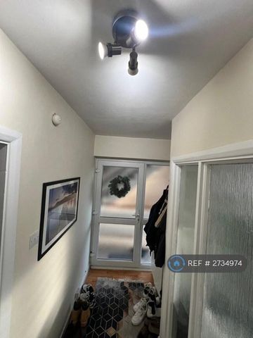 3 bedroom flat to rent - Photo 5