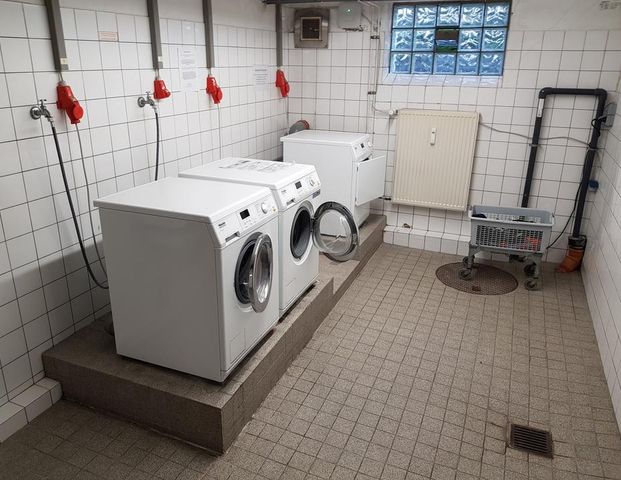 Möbl. Whg mit Balkon 2400 qm Garten S/W direkt am Wasser - Foto 1