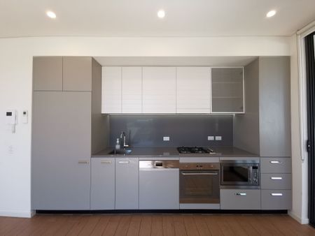Spacious Modern 1-Bedroom Apartment in Royal Shores Ermington | Over 80sqm Living - Photo 3