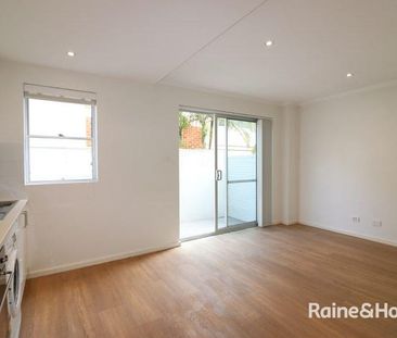 MODERN ONE BEDROOM UNIT - MOMENTS WALK TO ELOUERA BEACH - Photo 5
